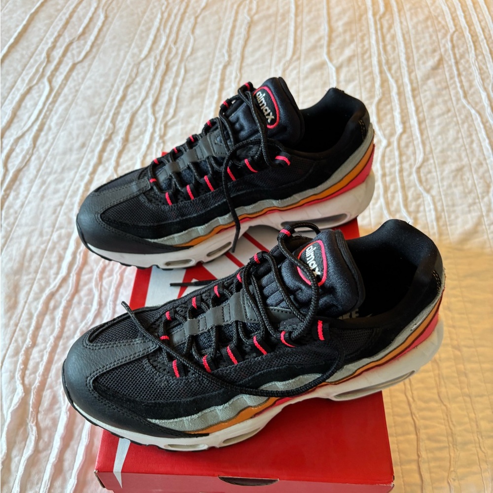 Nike Air Max 95 Essential - Picture 4 of 8